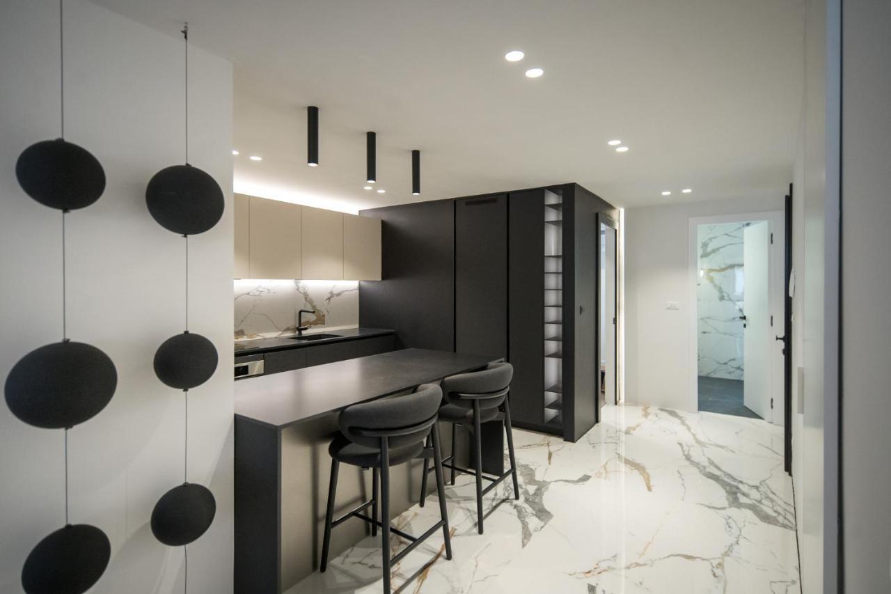 Luxury Apartment Contesa ロヴィニ エクステリア 写真