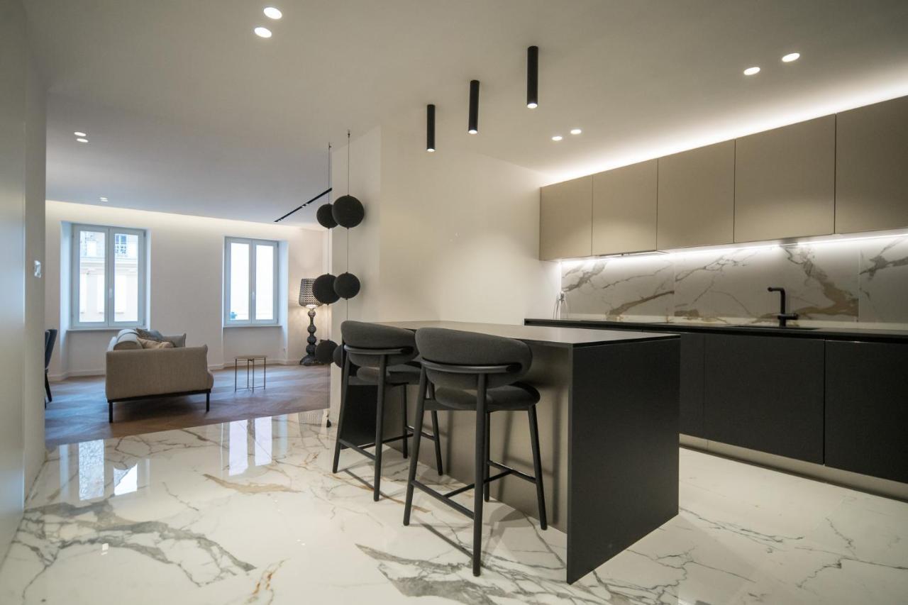 Luxury Apartment Contesa ロヴィニ エクステリア 写真