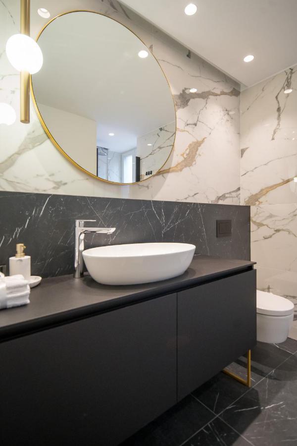 Luxury Apartment Contesa ロヴィニ エクステリア 写真