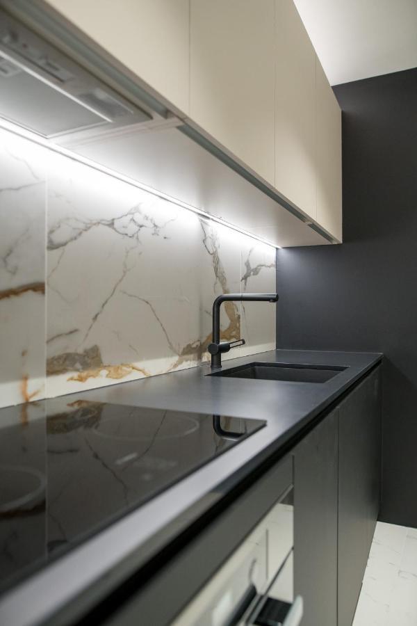 Luxury Apartment Contesa ロヴィニ エクステリア 写真