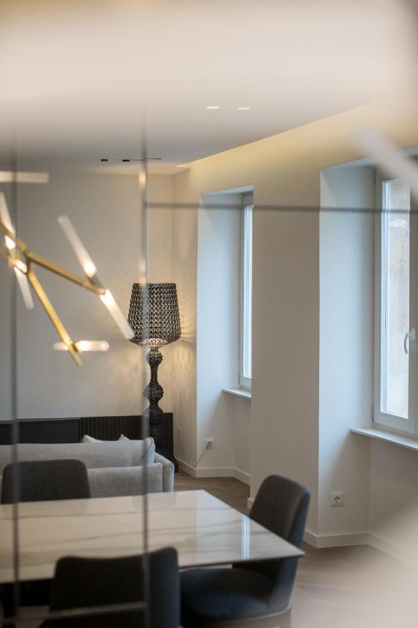 Luxury Apartment Contesa ロヴィニ エクステリア 写真